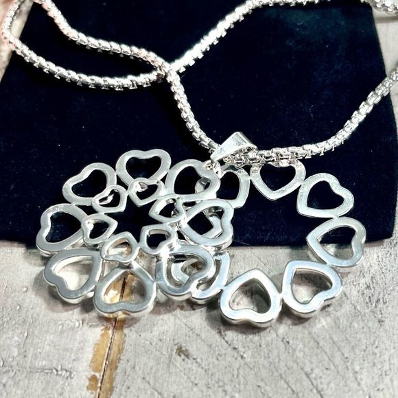 New Retro Style Silver Large Flower Pendant Fashion Necklace - Picture 6 of 10